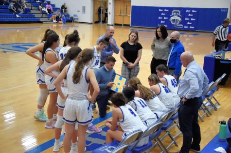 Head Basketball Coach Shoots for Success