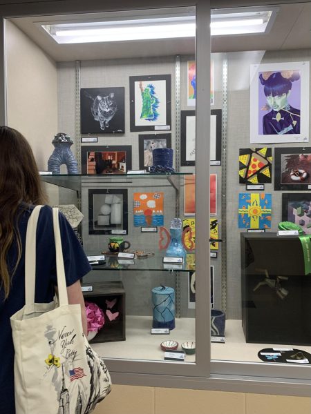 Navigation to Story: OLHS Art Show Displays Creativity